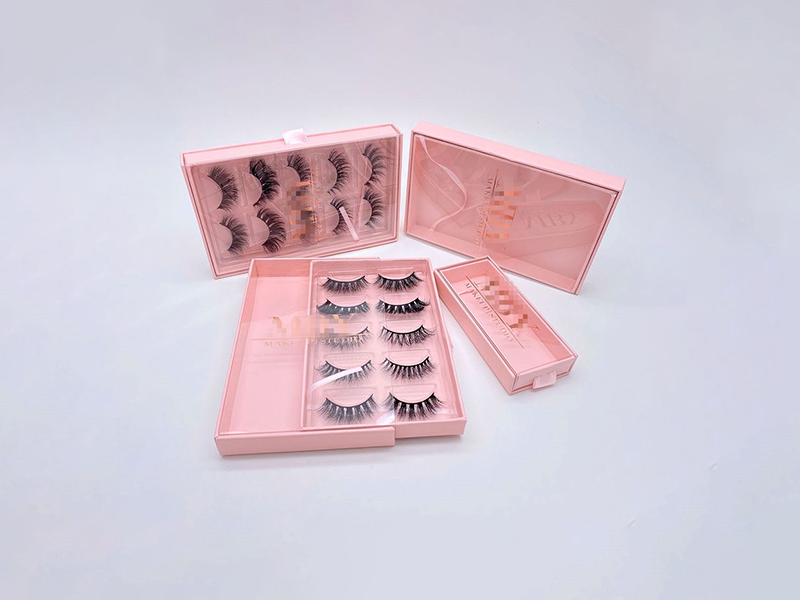 Custom Luxury Eyelash Packaging